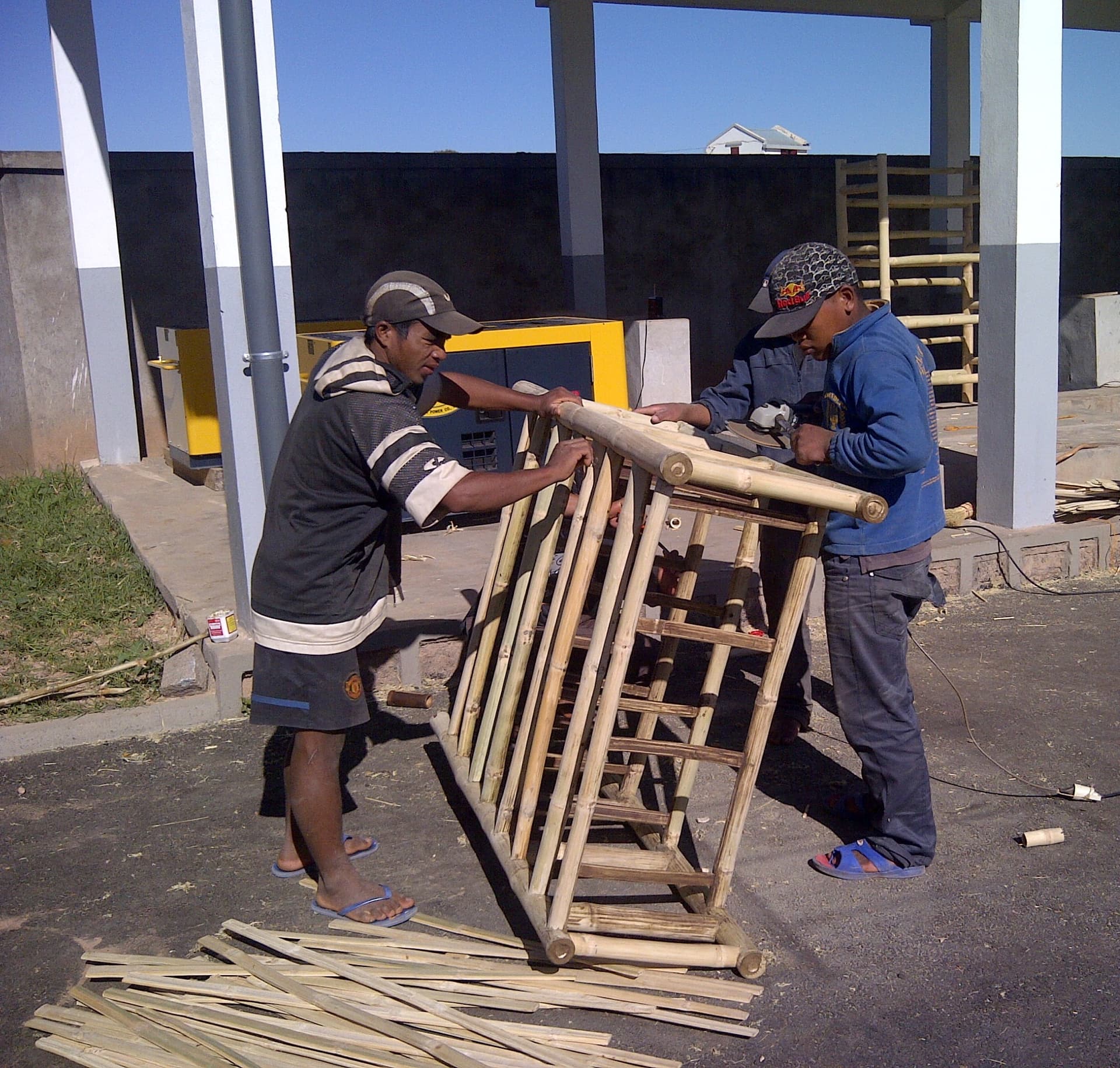 Training, service delivery & advisory support: the bamboo trades. — vue 5